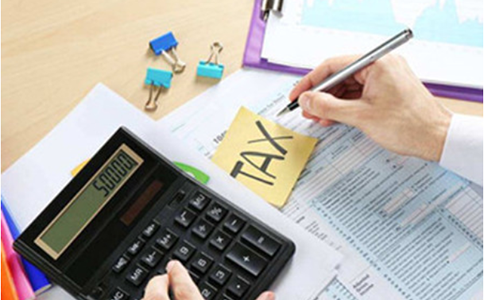 著作權(quán)人和與著作權(quán)有關(guān)的權(quán)利人可以授權(quán)著作權(quán)集體管理組織行使著作權(quán)或者與著作權(quán)有關(guān)的權(quán)利。著作權(quán)集體管理組織被授權(quán)后，可以以自己的名義為著作權(quán)人和與著作權(quán)有關(guān)的權(quán)利人主張權(quán)利，并可以作為當(dāng)事人進行涉及著作權(quán)或者與著作權(quán)有關(guān)的權(quán)利的訴訟、仲裁活動。著作權(quán)集體管理組織是非營利性組織，其設(shè)立方式、權(quán)利義務(wù)、著作權(quán)許可使用費的收取和分配，以及對其監(jiān)督和管理等由國務(wù)院另行規(guī)定。